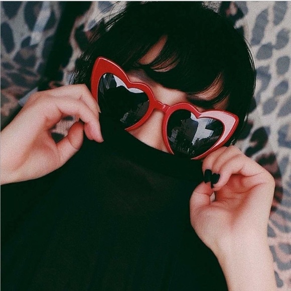 Meet your Posher, Sabrina - Picture 1 of 1